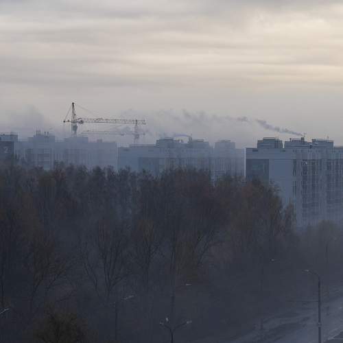 Туманный вечер в городе