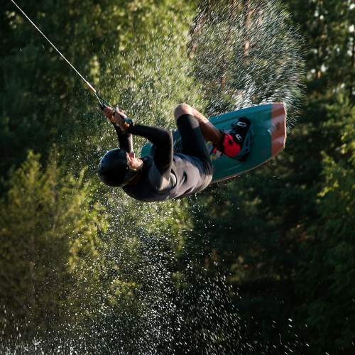 The flight of splashes