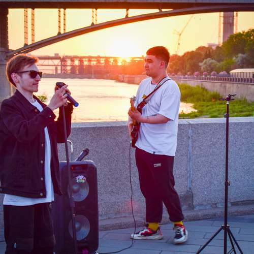 Sunshine music under the bridge