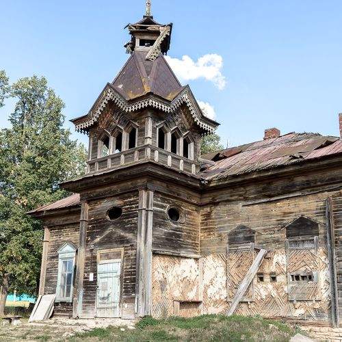 Здание бывшего ремесленного училища .