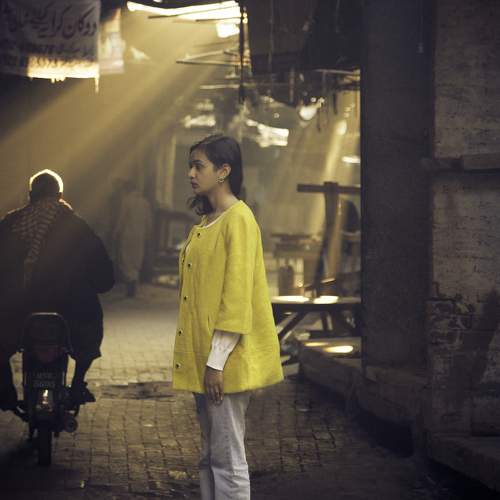 "Capturing the Essence of Wonder: A Girl's First Visit to Androon Multan"