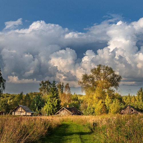 ДЕРЕВНЯ НА ИСХОДЕ ЛЕТА