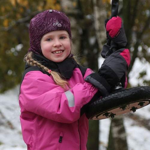 Аня на площадке