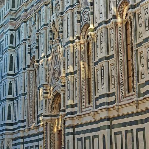 The rhythm and light of a Florentine morning