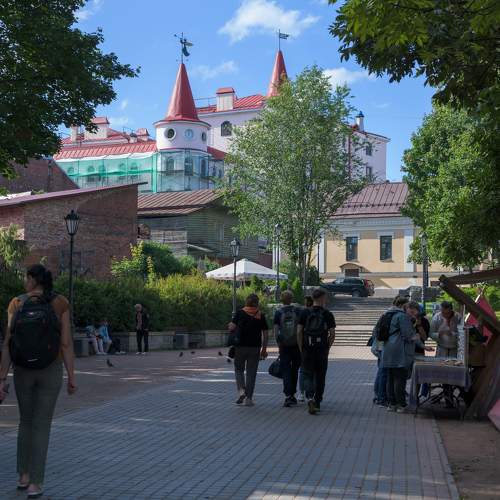 Маленький сквер