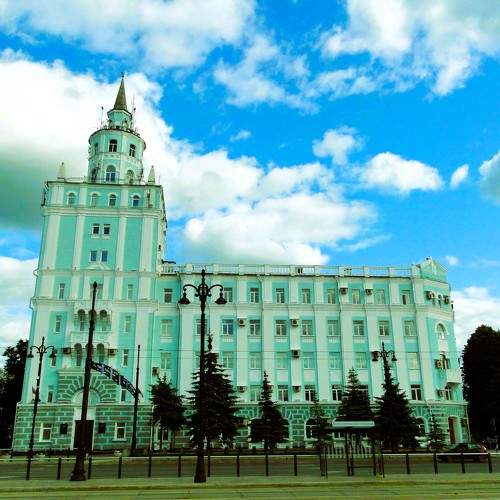 Башня, Комсомольская площадь .