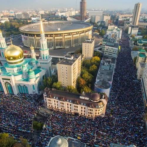МУСУЛЬМАНЕ ПРАЗДНУЮТ КУРБАН-БАЙРАМ