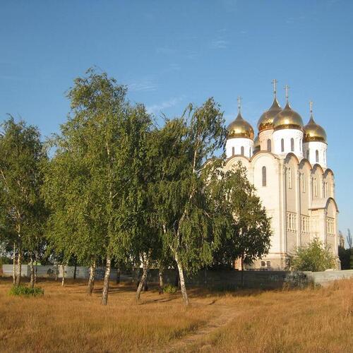 Храм Блаженной Матроны: гармония природы и духа.