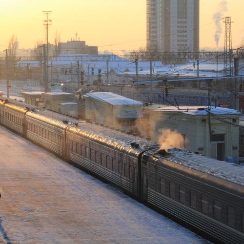 Одинокий.