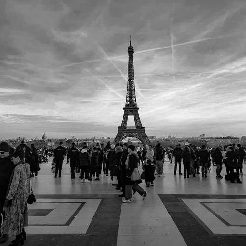 Tour Eiffel...