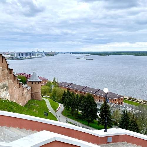 Течет река Волга…