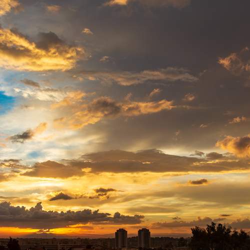 The sky is awakening/Небо просыпается