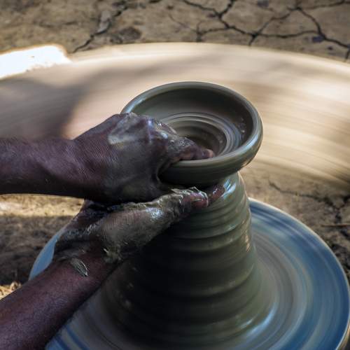 Potter makes pottery.