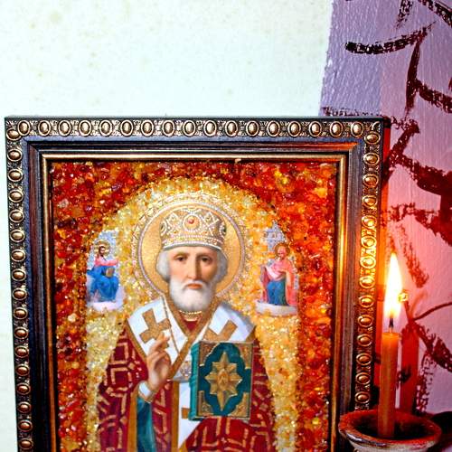Свечка Николаю Чудотворцу.