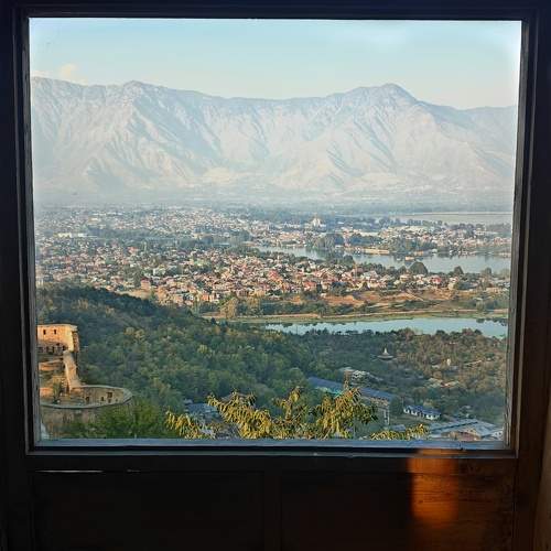 Through Time's Window: A Glimpse of Srinagar