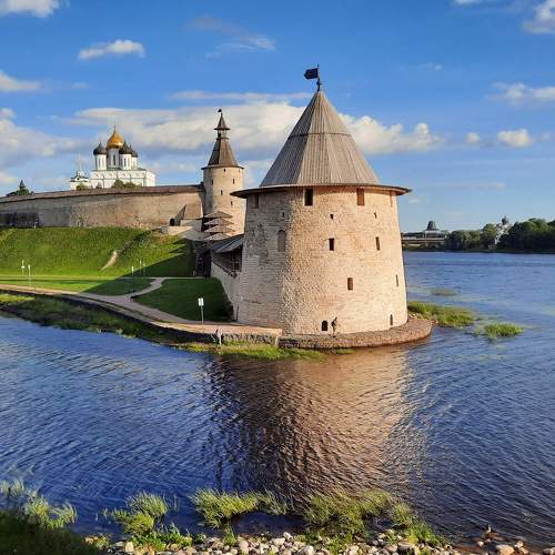 Псков. Плоская башня кремля