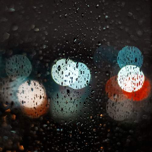 Капли дождя