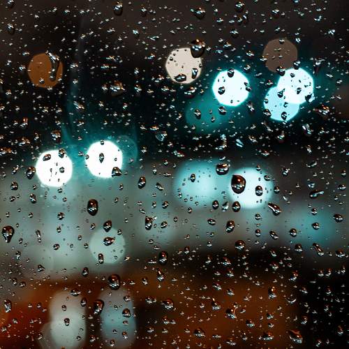 Капли дождя