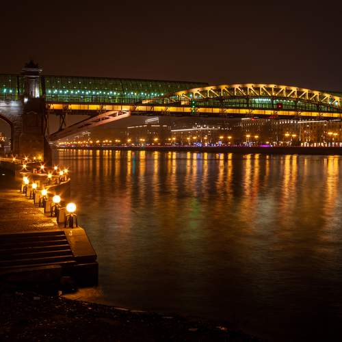 Пушкинский мост. Ночь.