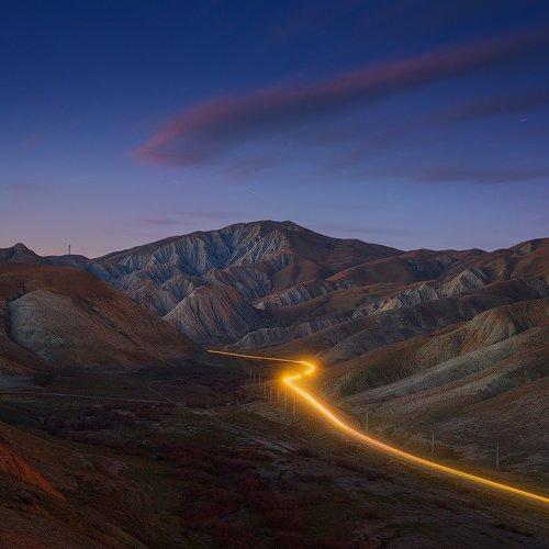 Сквозь красные горы в город Хызы