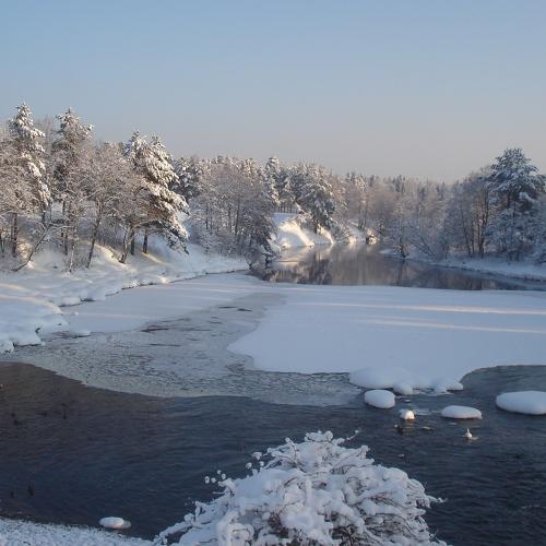 зимняя река