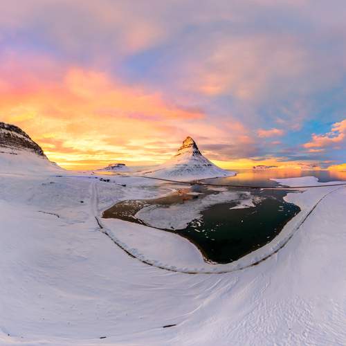Kirkjufell mountain