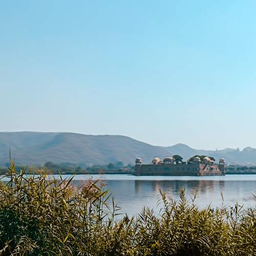 LAKE LANDSCAPE VIEW
