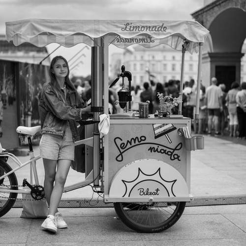 Serving smiles and citrusy goodness