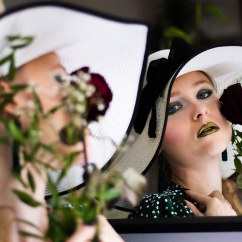 Vintage way of self-Admiration