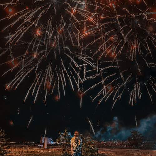 Наедине с салютом