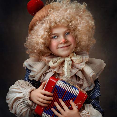 Династия  клоунов -музыкантов.