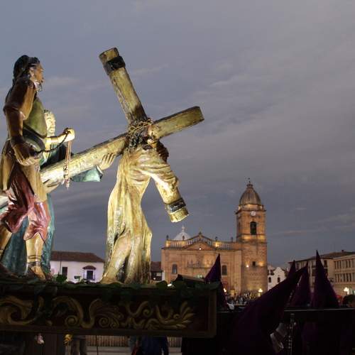 Procesión de Jesucristo con la cruz acuestas,  el día jueves santo