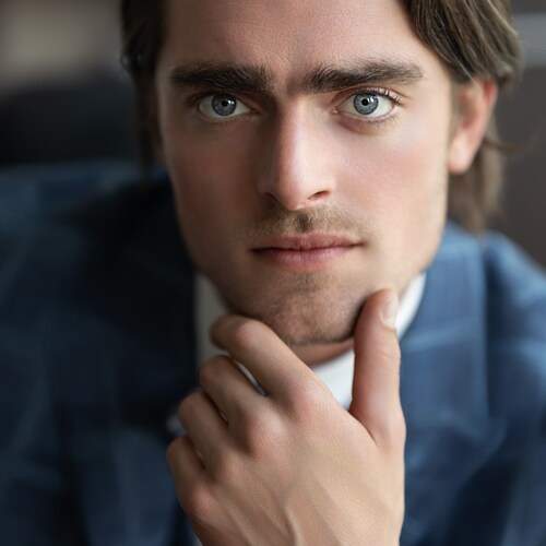 Photo #12065382