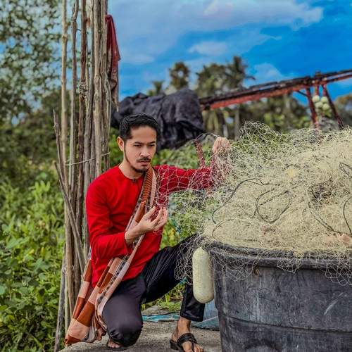 Threads of Heritage: The Timeless Art of a Fisherman