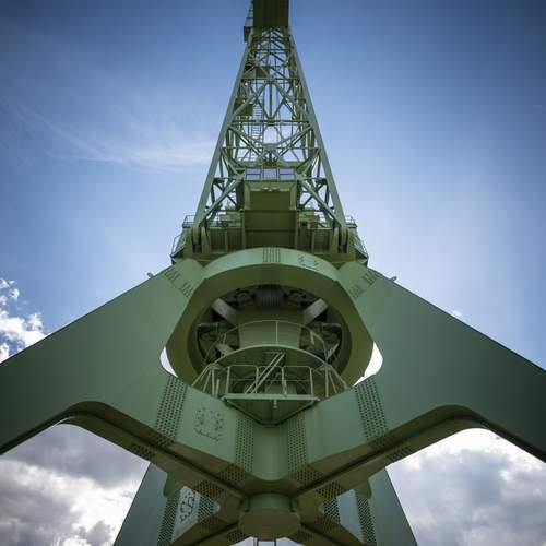 Стальной исполин