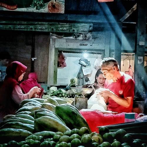 Papaya Seller