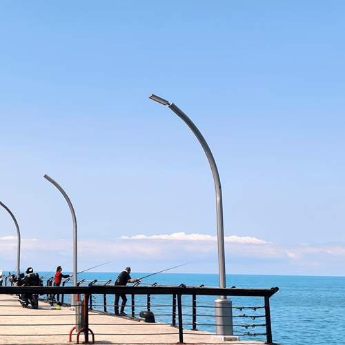 Kırmızı.
