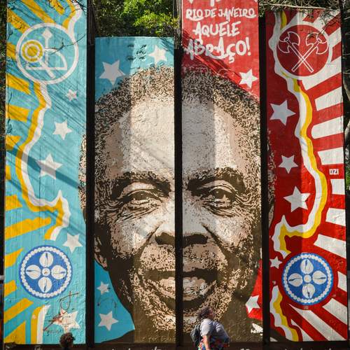 Between Murals and Footsteps