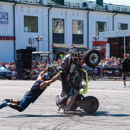 Photo #12400684