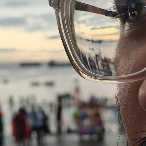 When the Eye Remembers: A Tale of Two Views