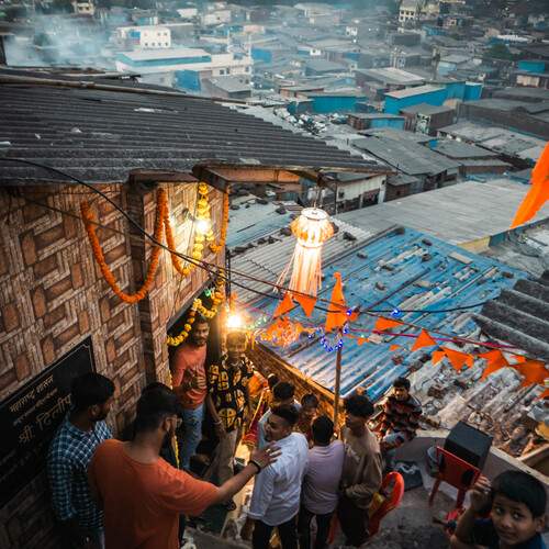 сквозь трущобы