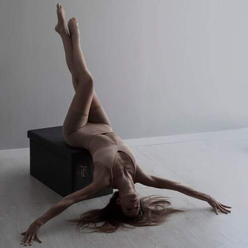 DIBA Y SUS POSES