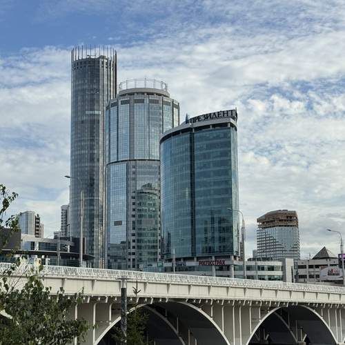 Photo #12456537