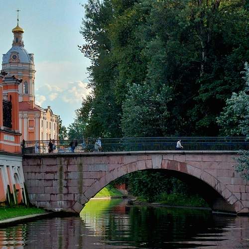 Мост в Лавре.