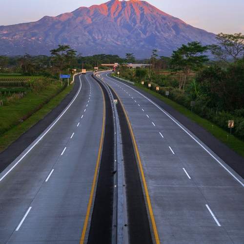 Highway to Mountain