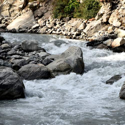 Between Stone and Stream