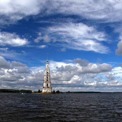 Среди воды и облаков
