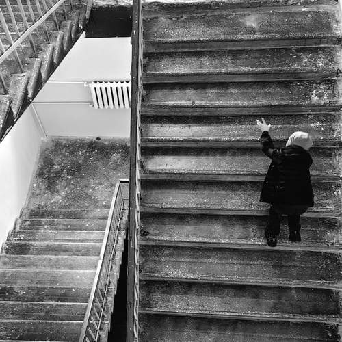 A child on the stairs