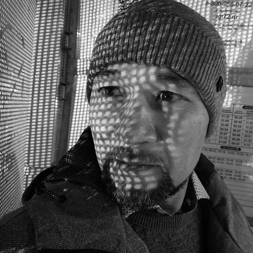 Behind the Mesh/ За сеткой