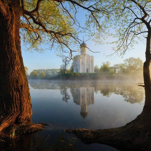 Church of the Intercession on the Nerl Reflections
